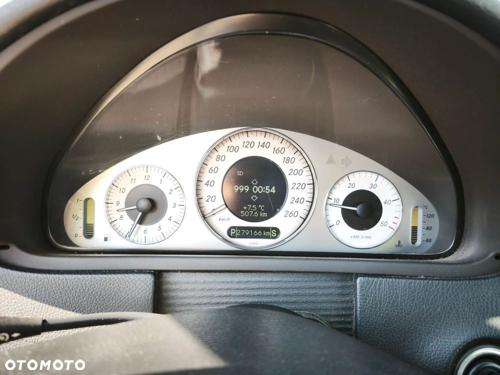 Mercedes-Benz CLK 220 CDI Automatik Avantgarde DPF - 8