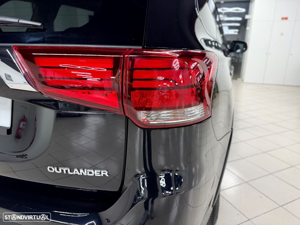 Mitsubishi Outlander 2.2 DI-D Intense Black Edition - 6