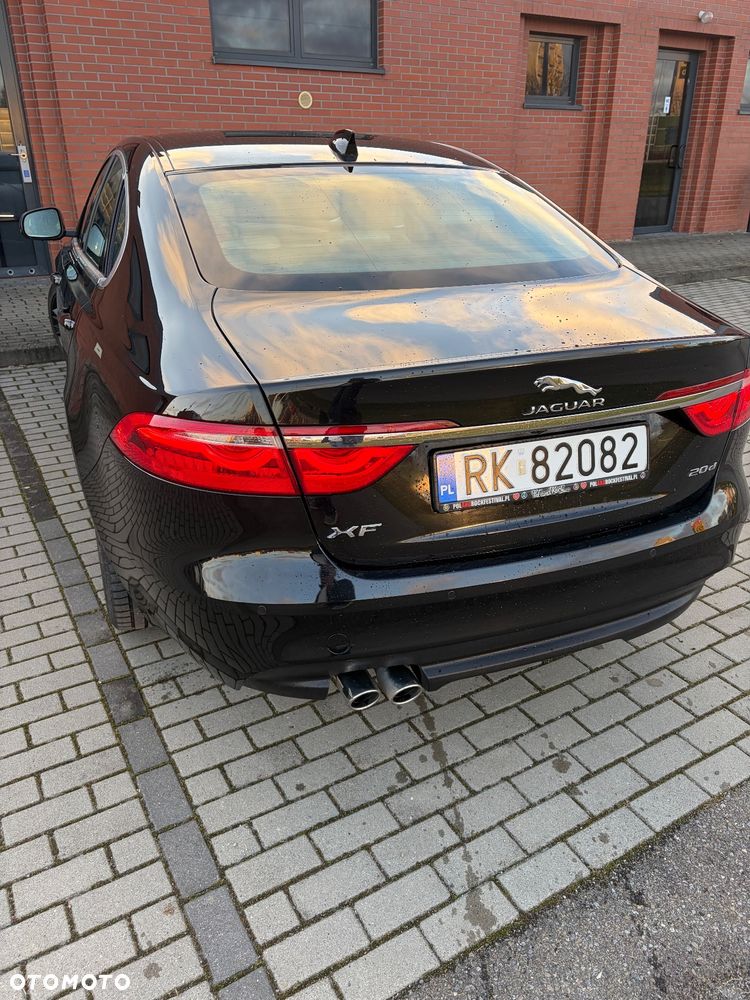 Jaguar XF 2.0 i4D Prestige - 3