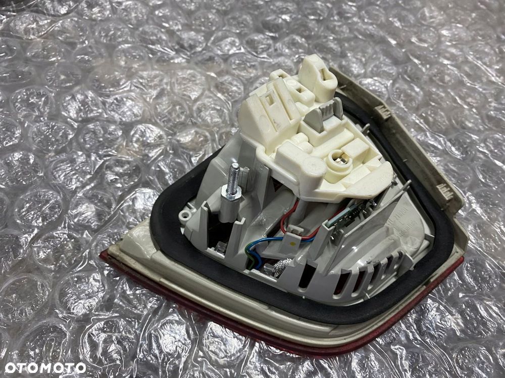 LAMPA TYŁ LEWA W KLAPĘ BMW E91 LCI 7154161 - 8