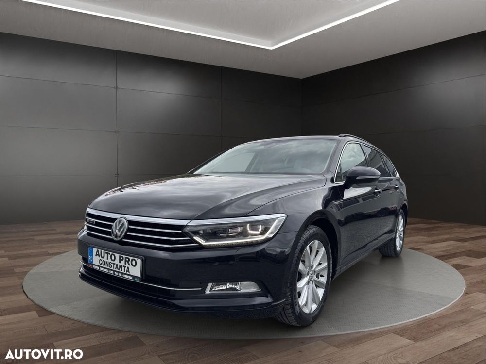 Volkswagen Passat - 1