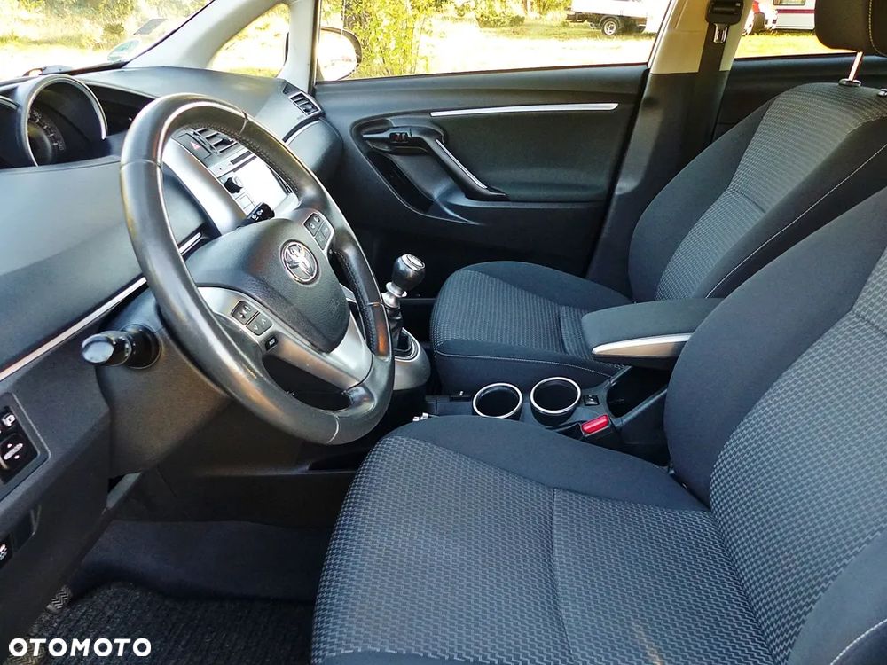 Toyota Verso 1.6 D-4D Premium - 19