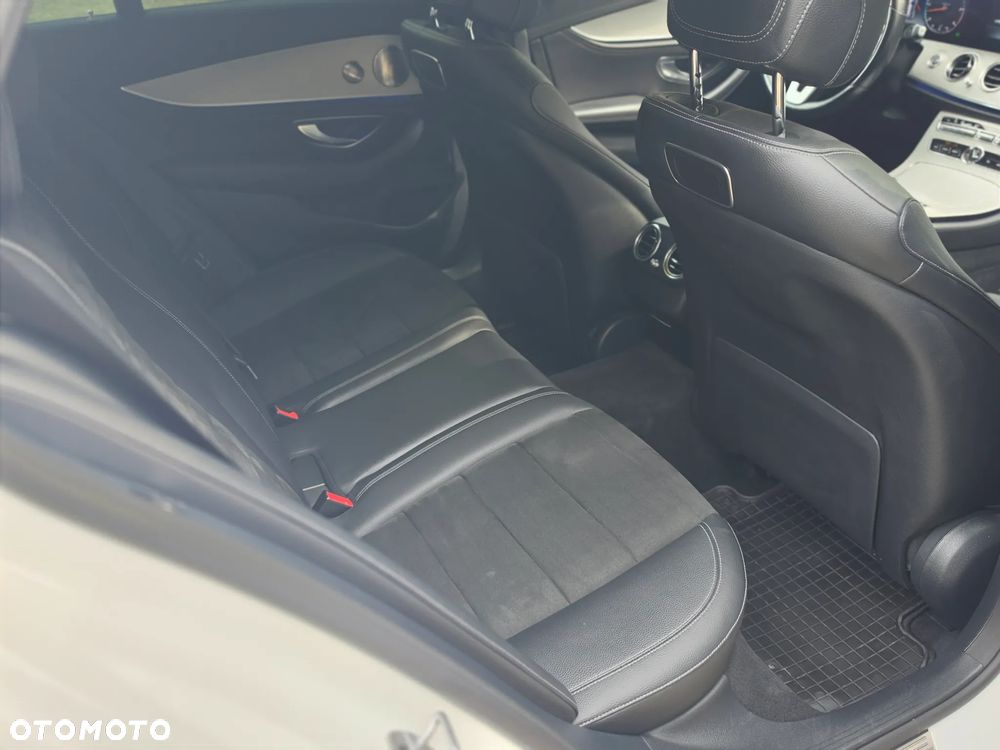 Mercedes-Benz Klasa E 400 d 4Matic 9G-TRONIC AMG Line - 34