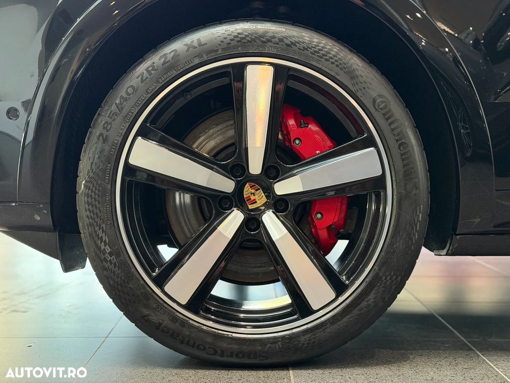 Porsche Cayenne Coupe GTS - 18