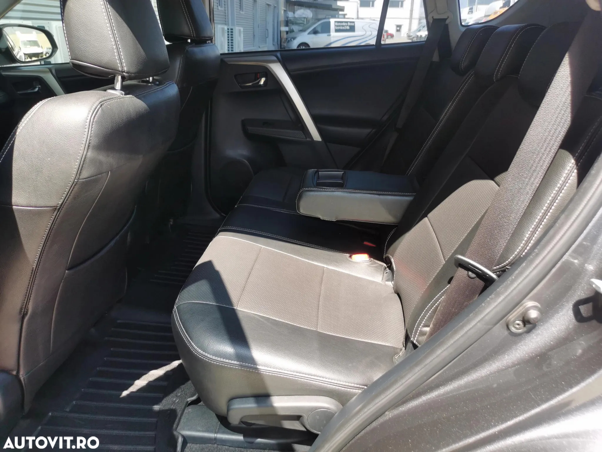 Toyota RAV4 2.0 D-4D 2WD Comfort - 13