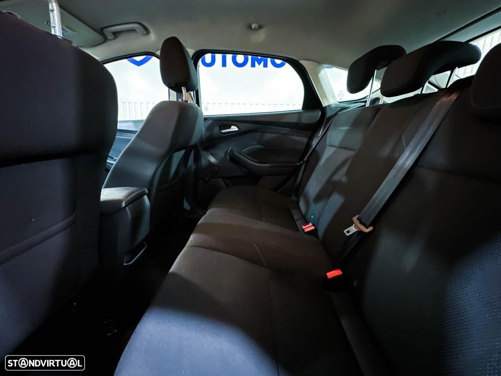 Ford Focus 1.6 TDCi Titanium — fotografia 9