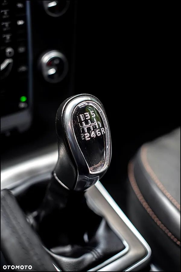 Volvo V40 Cross Country - 30