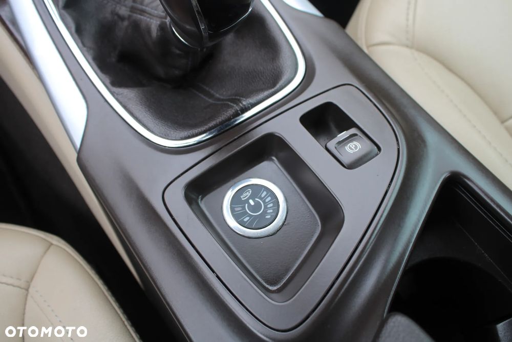 Opel Insignia - 32