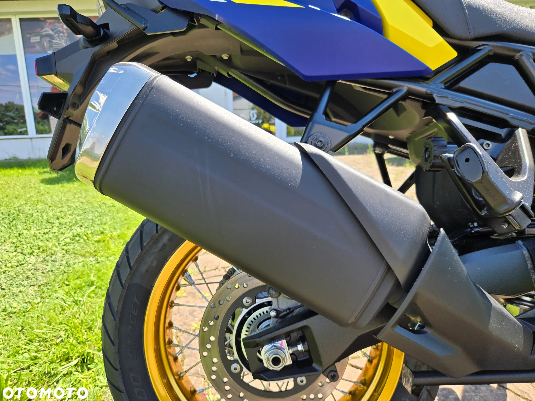 Suzuki V-STROM - 13
