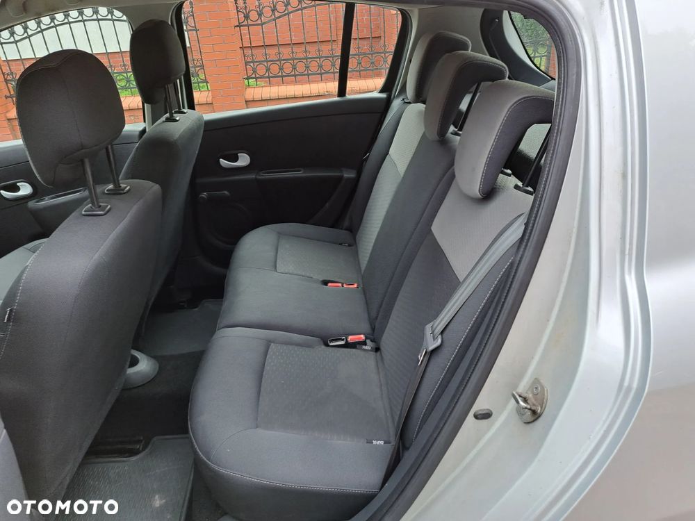 Renault Clio - 13