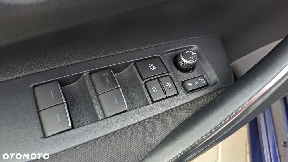 Toyota Corolla 1.8 Hybrid Comfort - 18