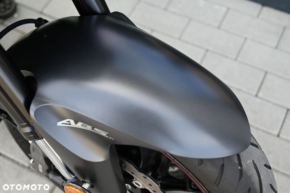 Suzuki GSX - 14