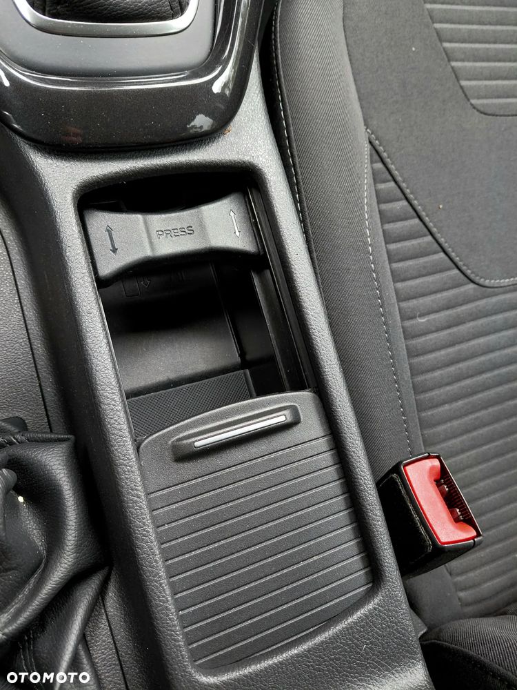 Ford Focus 1.0 EcoBoost Titanium - 34