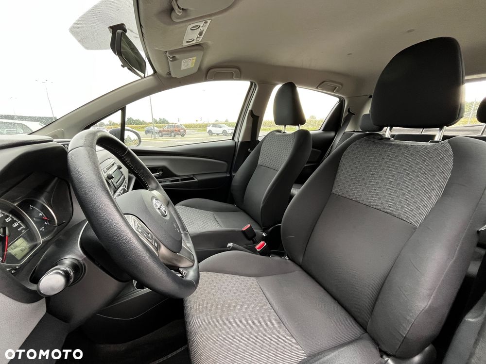 Toyota Yaris - 10