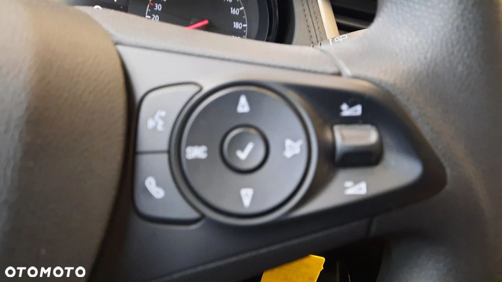 Opel Grandland X 1.2 Start/Stop Automatik Business Edition - 32