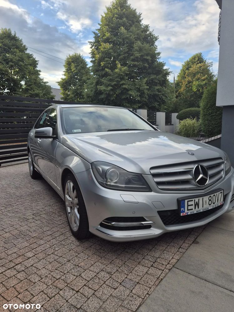 Mercedes-Benz Klasa C 180 CGI BlueEff Avantgarde - 5
