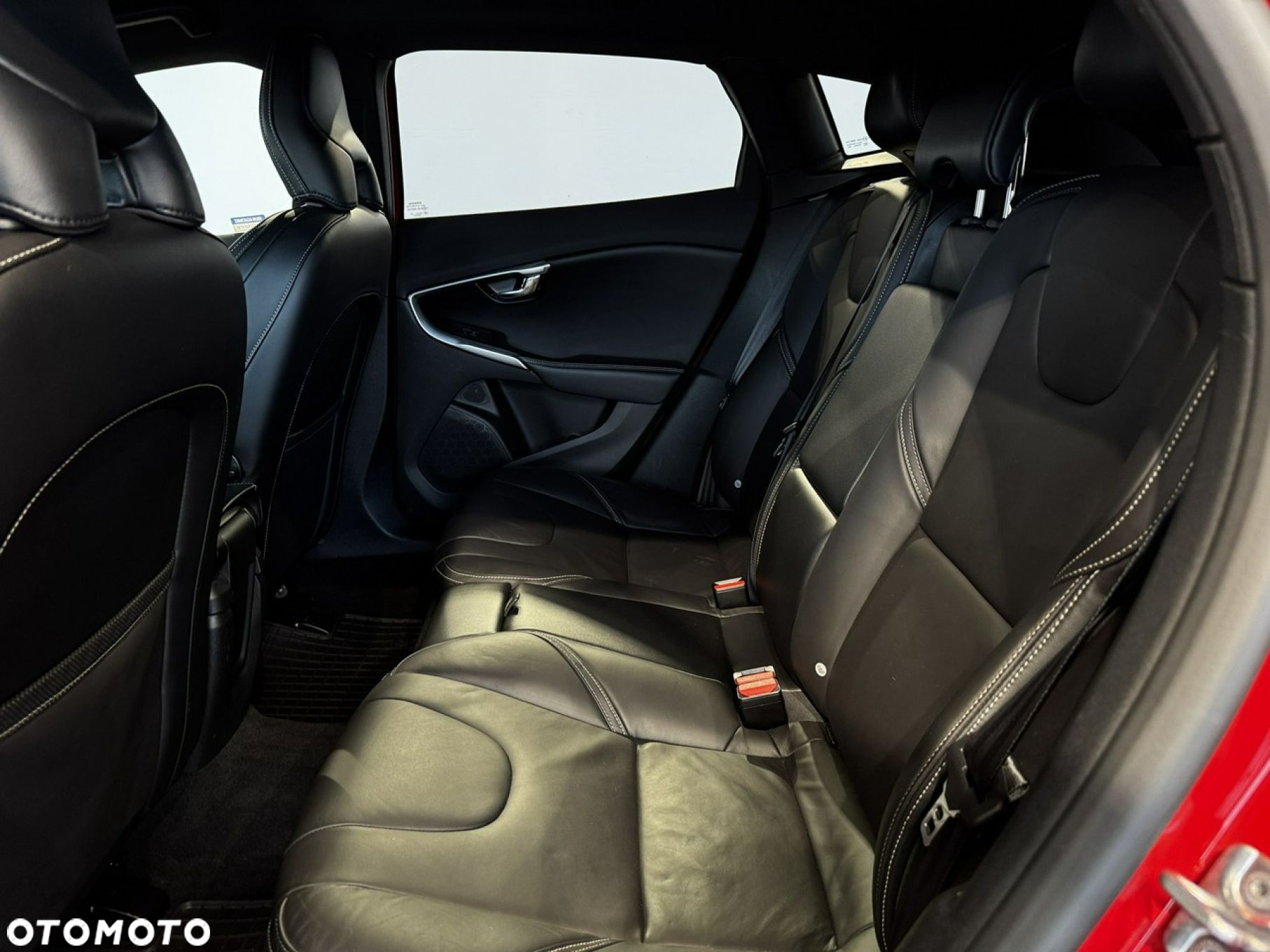 Volvo V40 - 16