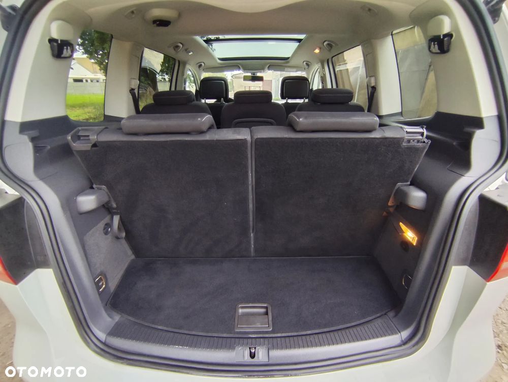 Volkswagen Touran 2.0 TDI DPF Highline Perfectline - 25