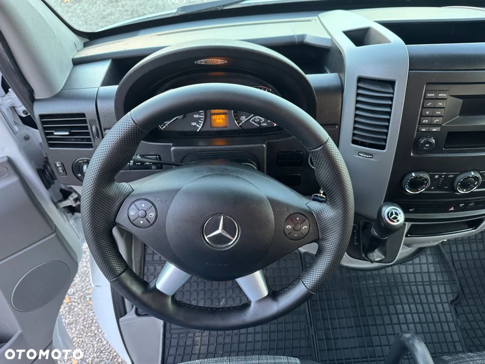 Mercedes-Benz SPRINTER - 17