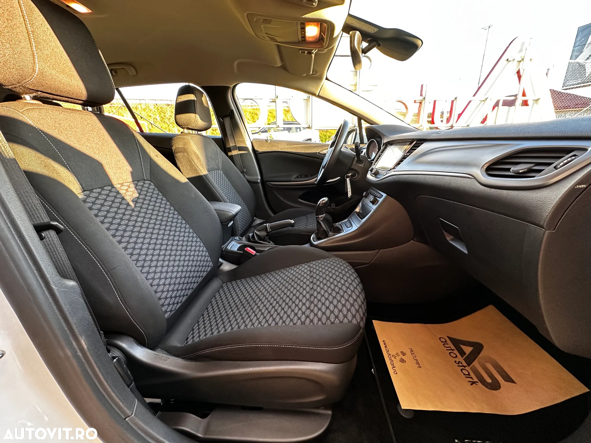Opel Astra 1.6 D (CDTI) Start/Stop Sports Tourer Business - 19
