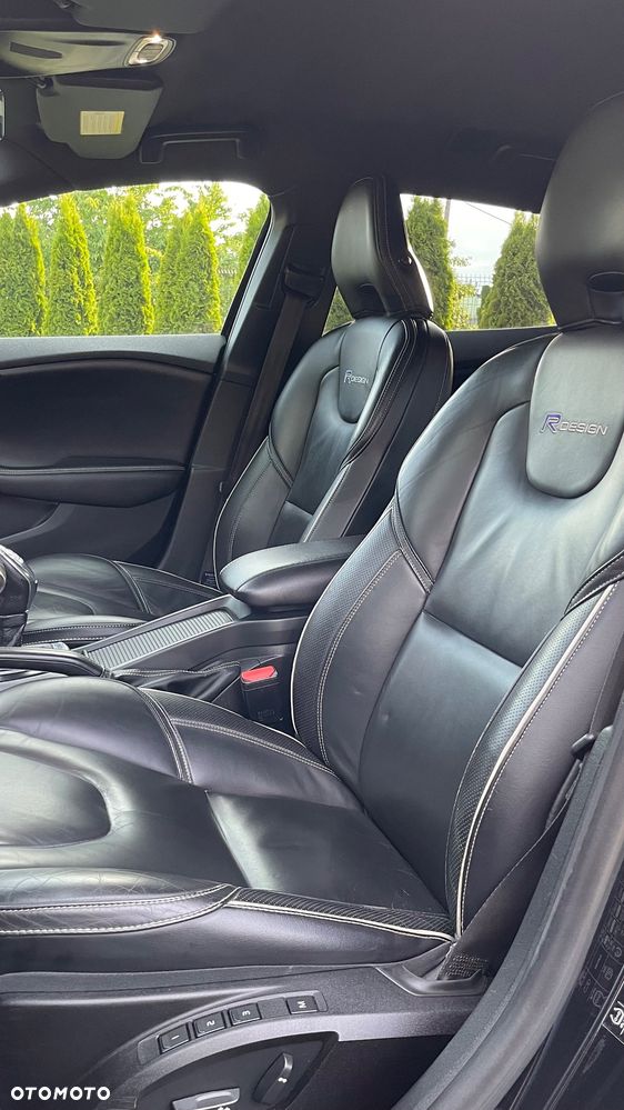 Volvo V40 D2 R-Design - 11