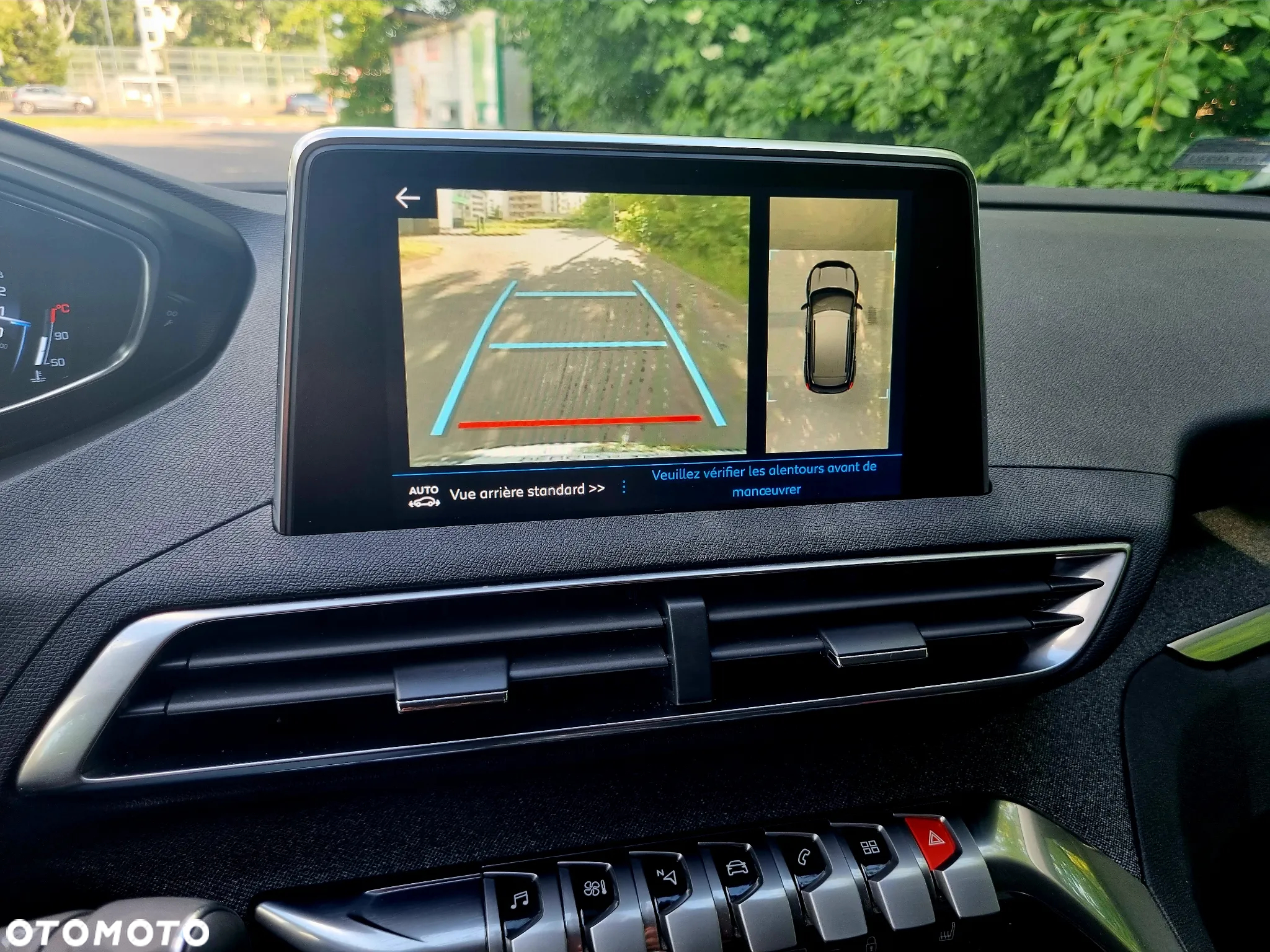 Peugeot 3008 1.2 PureTech GPF Allure S&S EAT8 - 11