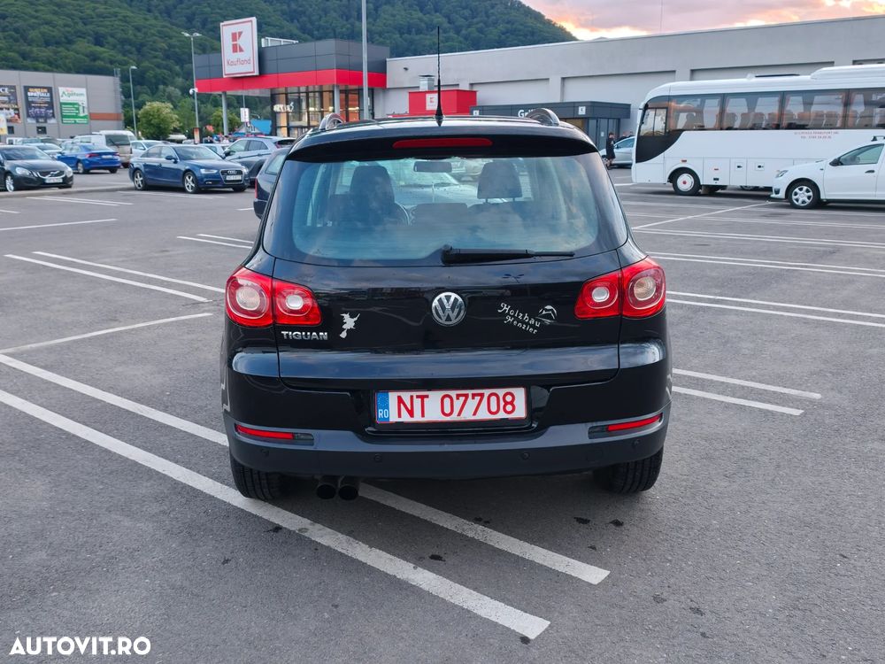 Volkswagen Tiguan - 12