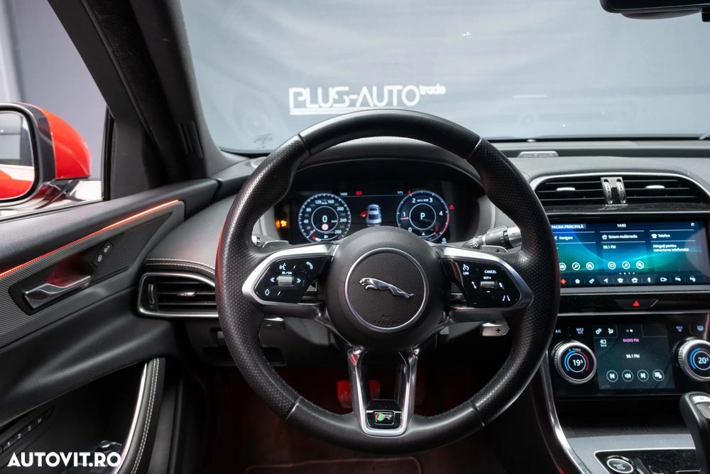 Jaguar XE 2.0 AWD Portfolio - 36