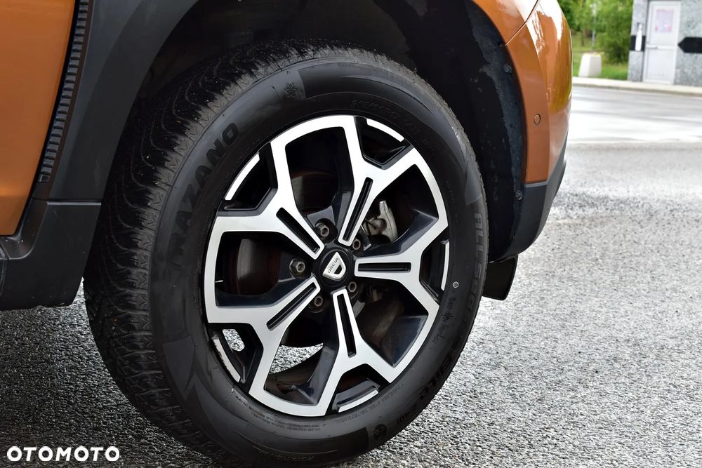 Dacia Duster 1.0 TCe SL Celebration - 32