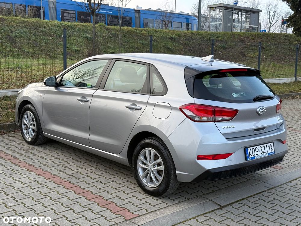 Hyundai i30 1.5 DPI Classic + - 31
