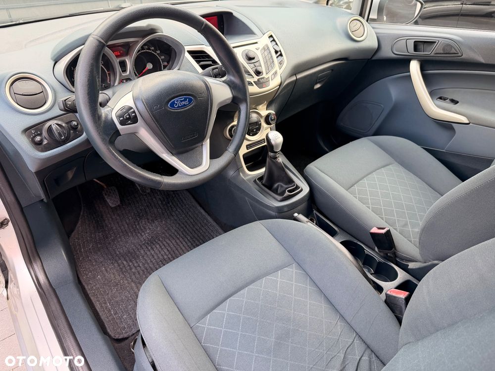 Ford Fiesta 1.4 Ghia - 19