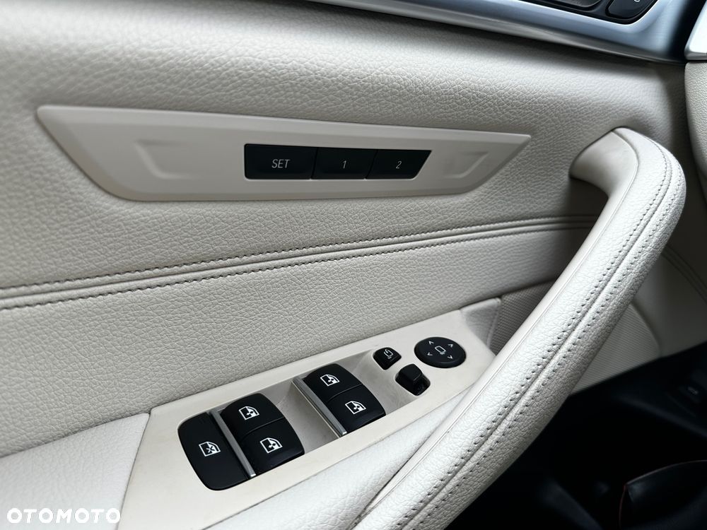 BMW Seria 5 520d Touring Luxury Line - 12