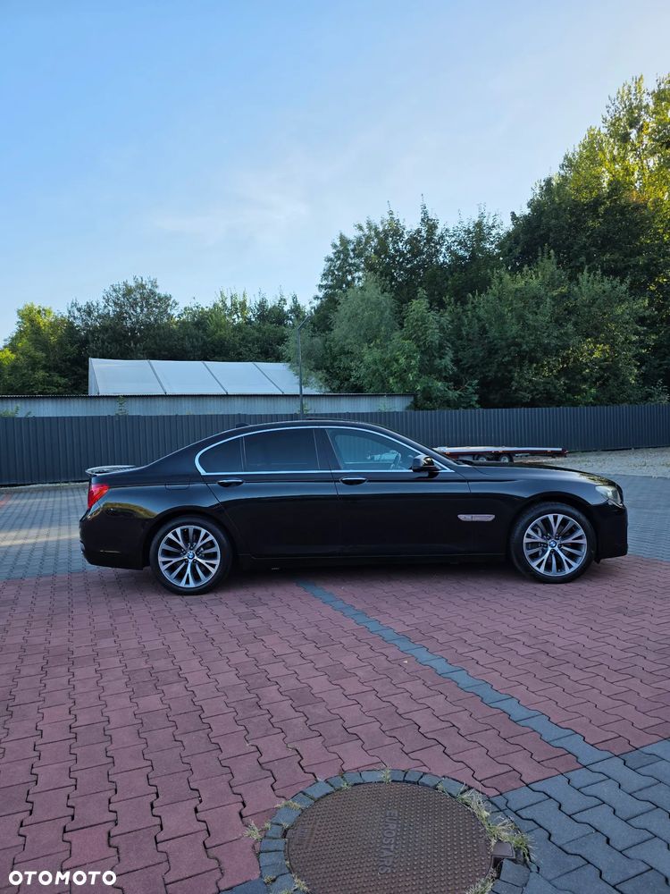 BMW Seria 7 740d xDrive - 3