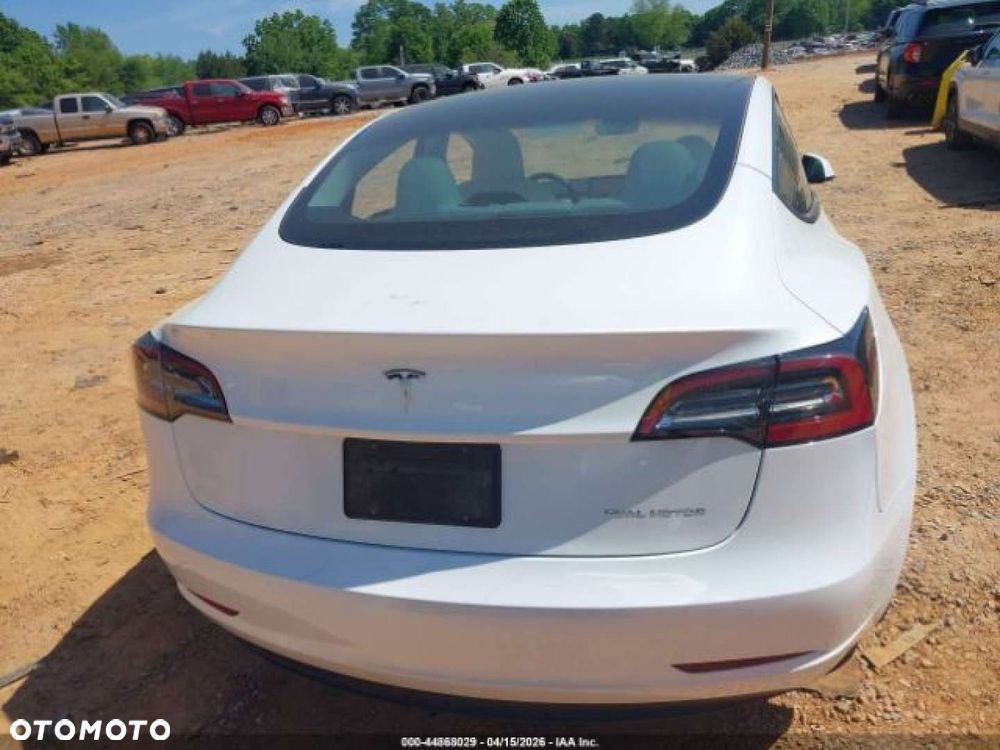 Tesla Model 3 - 6