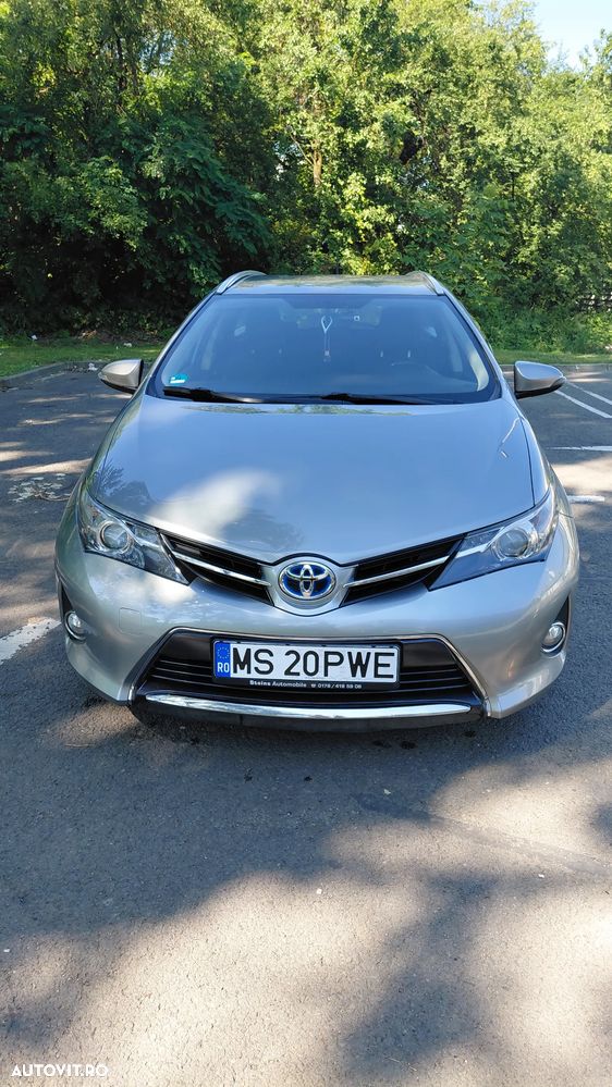 Toyota Auris 1.8 L VVT-i Luna - 1