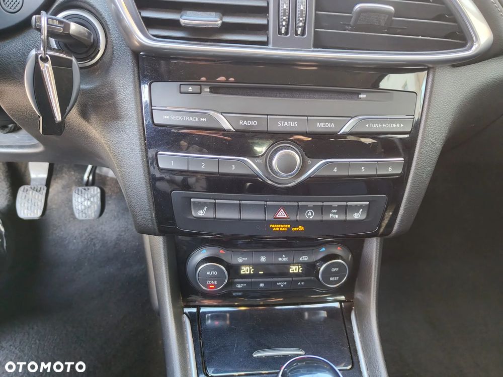 Infiniti Q30 1.5d - 12