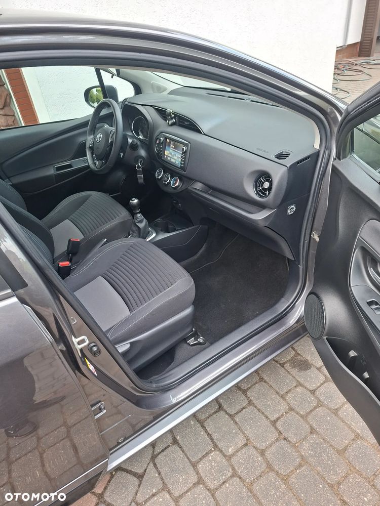 Toyota Yaris 1.5 Premium - 10