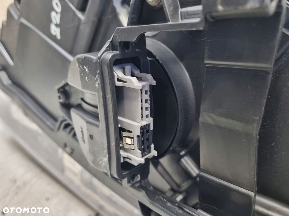 LAMPA PRAWA Volvo S60 II V60 prawy przód przednia EUROPEJSKA XENON 31358094 - 10