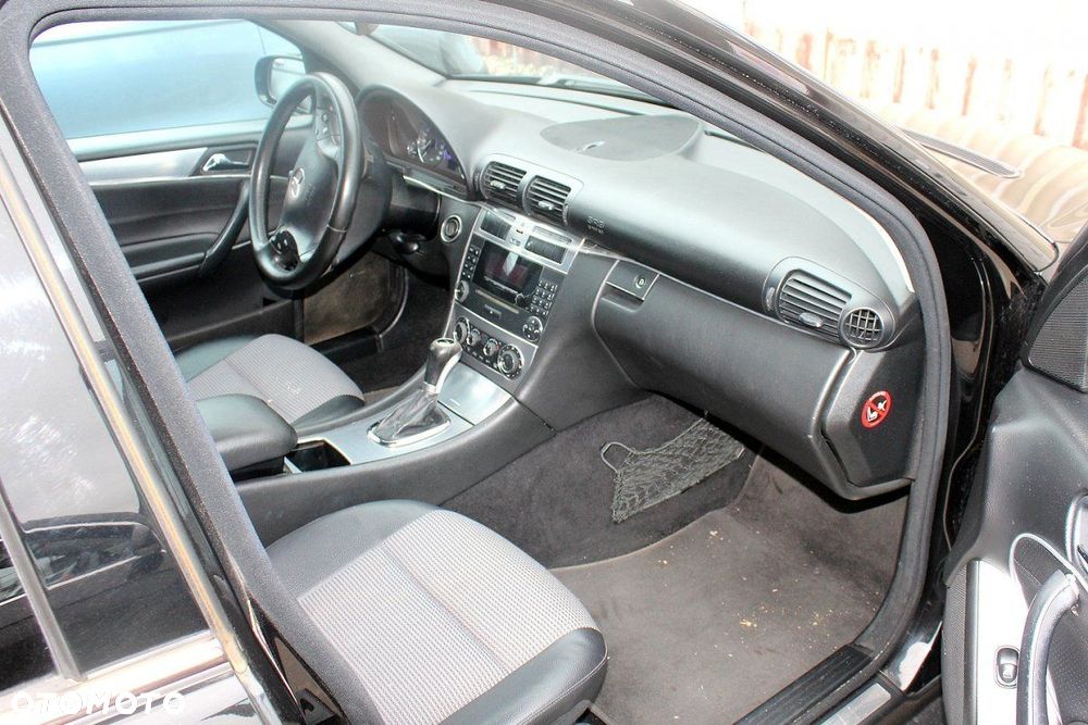 Mercedes C-Klasa W203 Lift 2004 1.8i Kombi (MASKA, ZDERZAK, LAMPA, BŁOTNIK, DRZWI, SZYBA, FOTEL) - 8