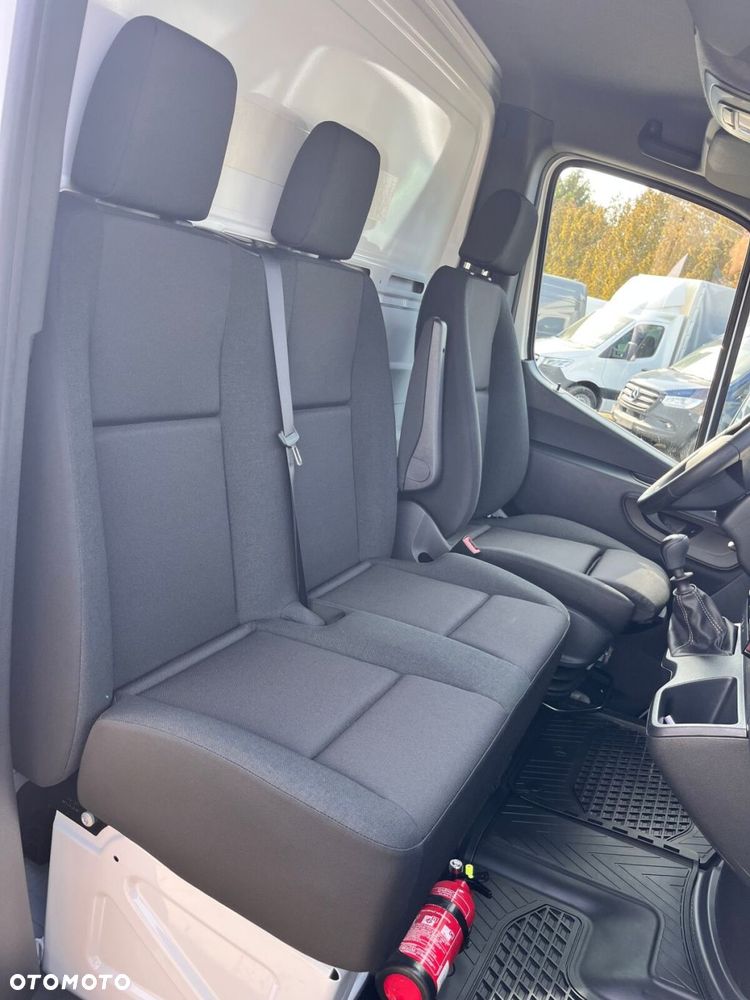 Mercedes-Benz Sprinter 517 CDI OM654 - 13