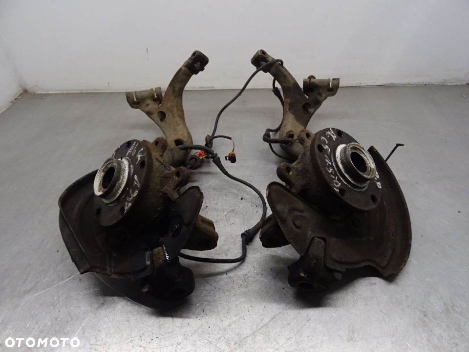 AUDI A6 C5 KOMBI 97-01 1.9TDI ZWROTNICA PIASTA PRZÓD PRAWA - 1