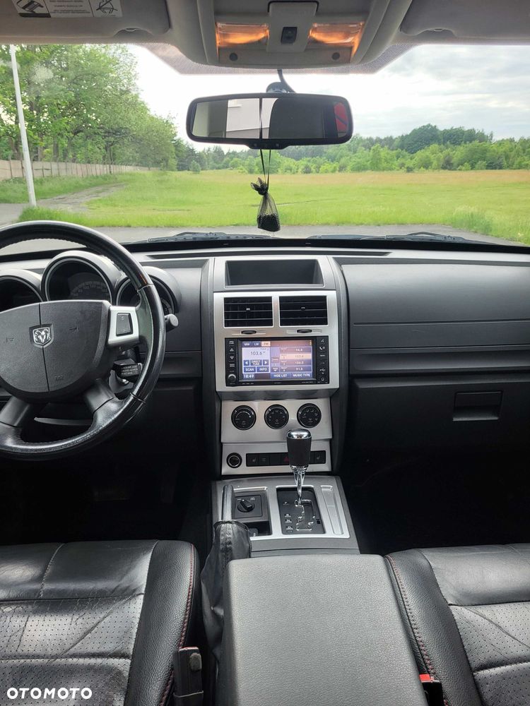 Dodge Nitro - 4