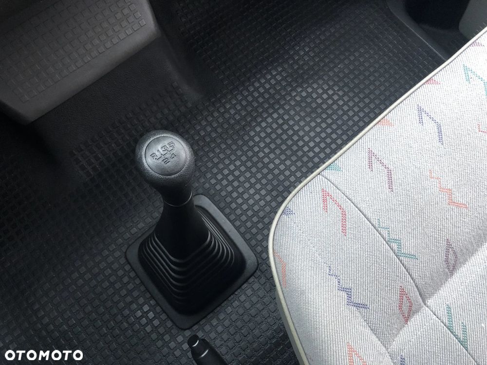 Volkswagen Transporter T4 LONG 2.4 Diesel * Gwarancja przebiegu 144 tys. km * - 29