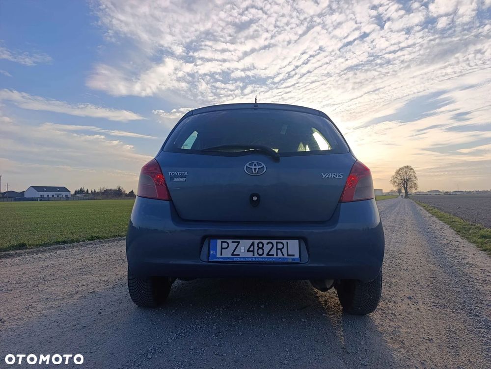 Toyota Yaris 1.3 VVT-i Luna - 4