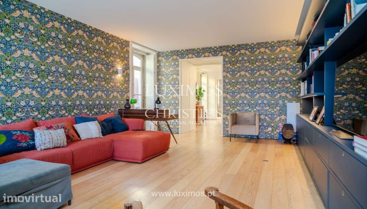 Moradia V5 de luxo totalmente remodelada para venda na Foz, Porto - Grande imagem: 3/25