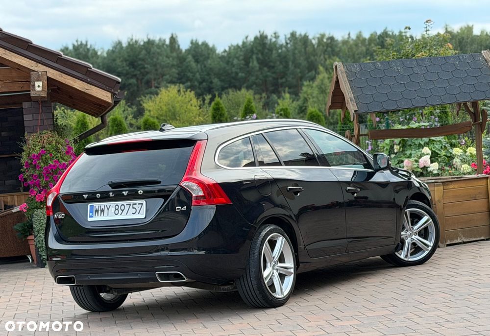 Volvo V60 D4 Drive-E Momentum - 17