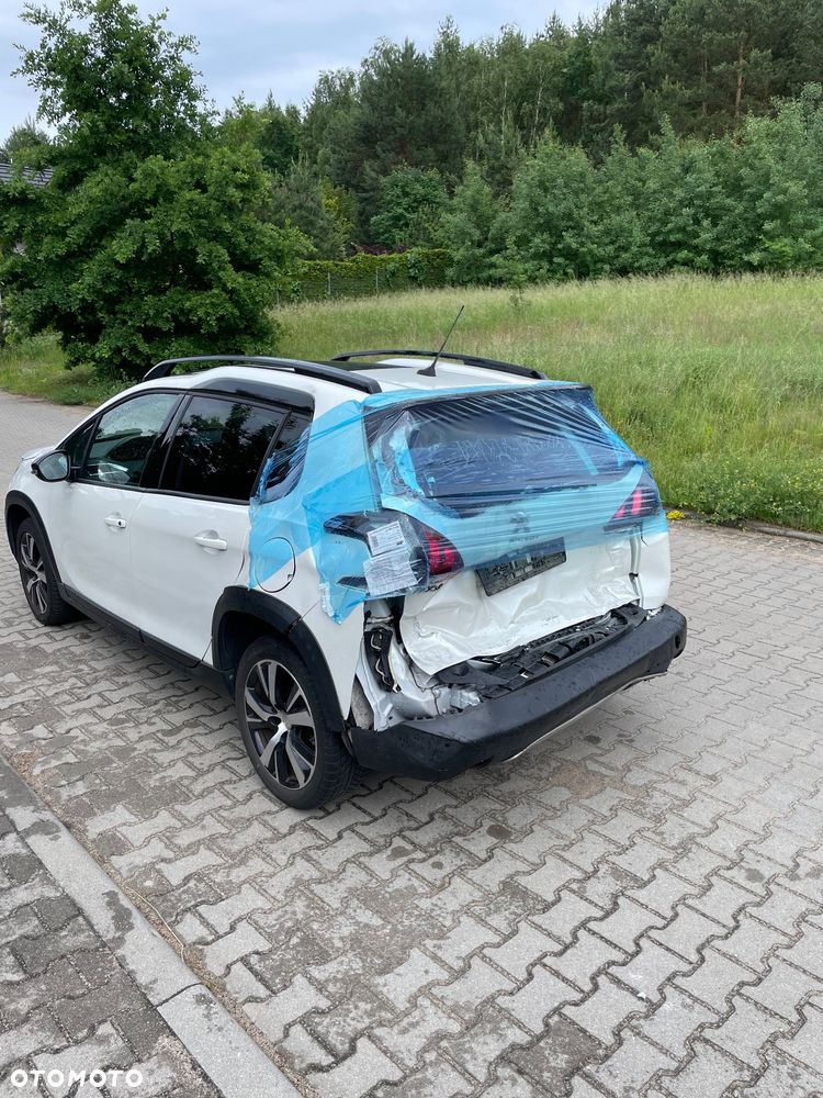 Peugeot 2008 1.2 PureTech GT Line S&S - 6