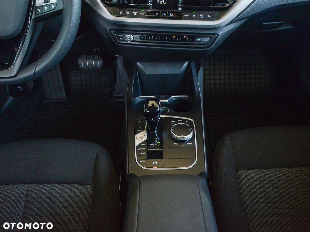 BMW Seria 1 118i Advantage - 26