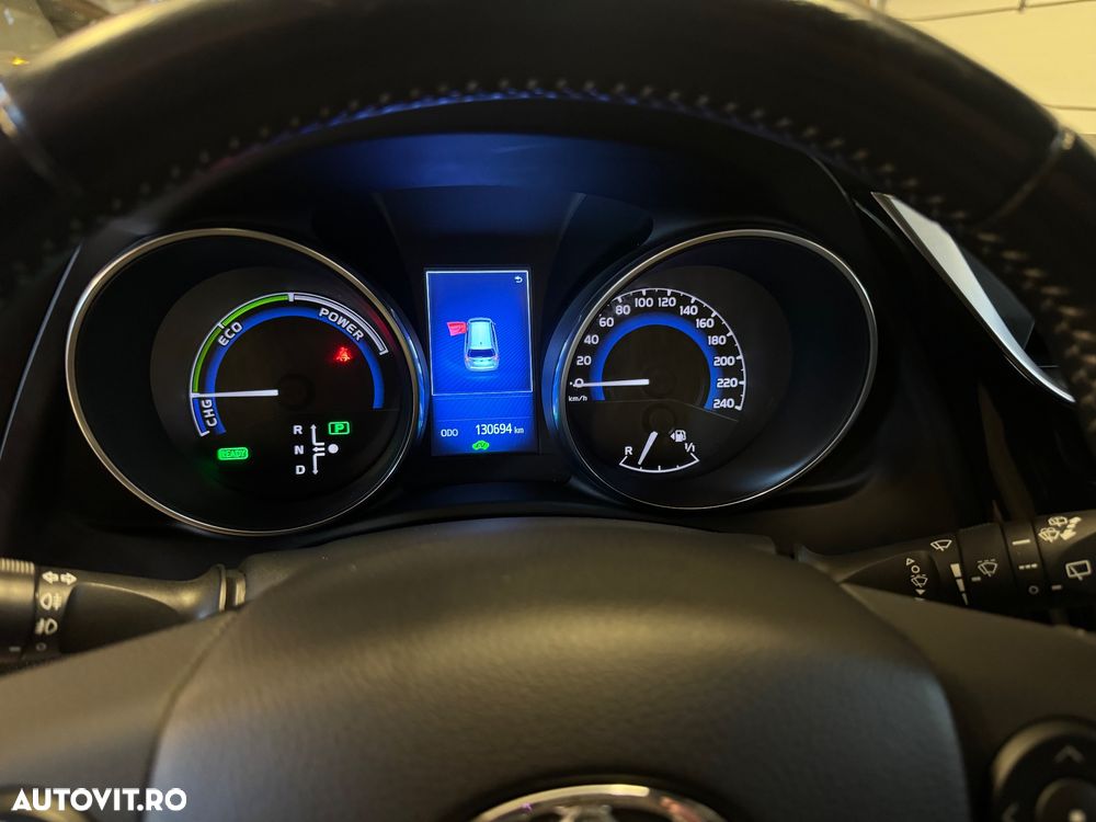 Toyota Auris 1.8 VVT-i Hybrid Automatik Touring Sports Team Deutschland - 13