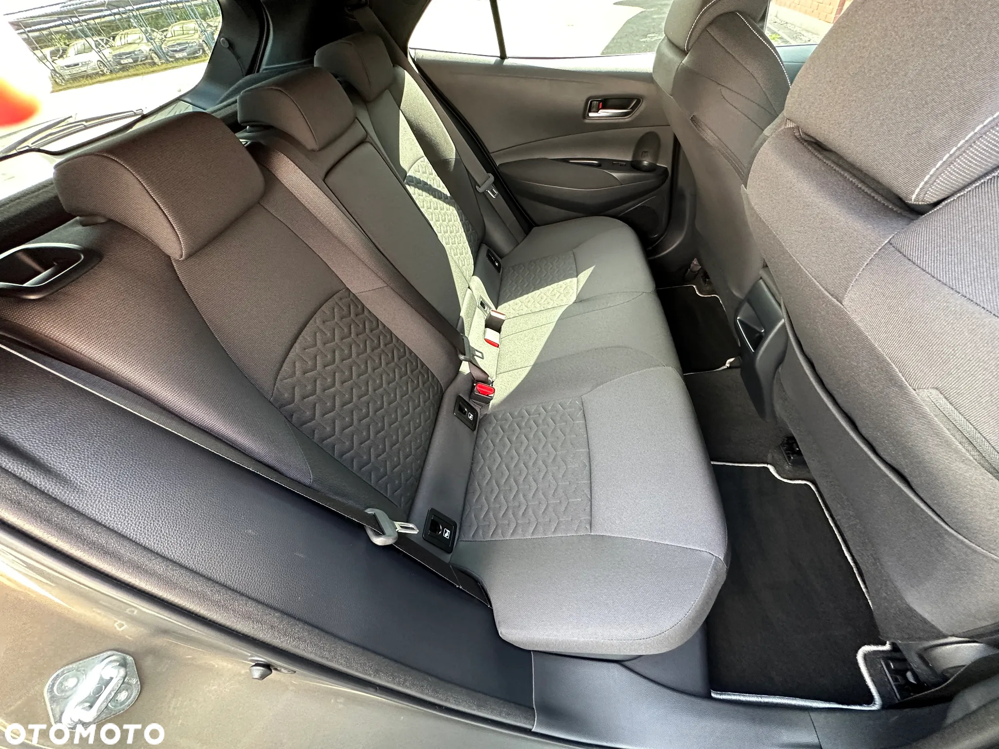 Toyota Corolla 1.8 Hybrid - 22
